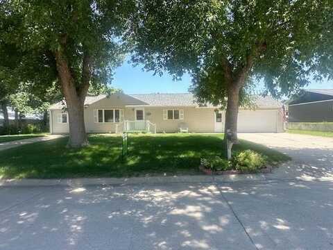 752 S 1st Avenue, Broken Bow, NE 68822