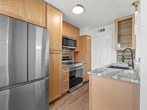 3101 Townbluff Drive, Plano, TX 75075