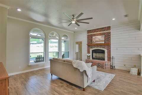 2400 Wills Way Drive, Granbury, TX 76049