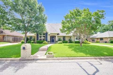 1130 Clubhouse Drive, Mansfield, TX 76063