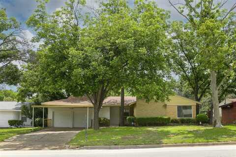 4825 Trail Lake Drive, Fort Worth, TX 76133