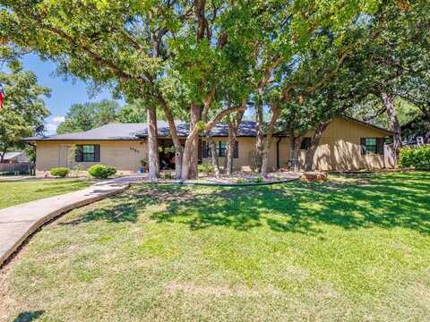1705 14th Street, Brownwood, TX 76801
