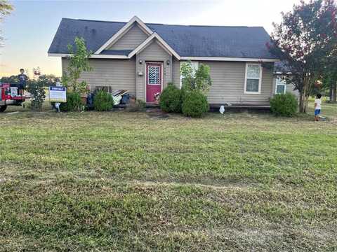 648 S Center Street, Buffalo, TX 75831