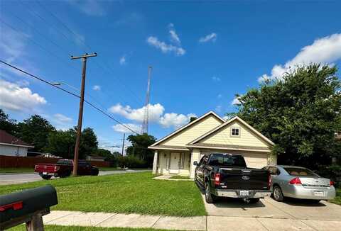 2801 Stuart Drive, Fort Worth, TX 76104