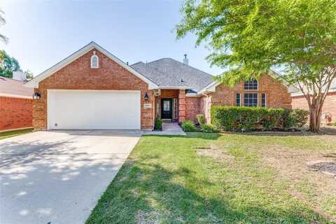 1097 Springhill Drive, Saginaw, TX 76179