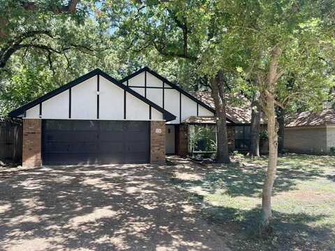 118 Oakhaven Drive, Grand Prairie, TX 75050