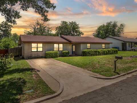 301 Sunset Boulevard, Hewitt, TX 76643