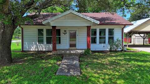 401 Young Street, Nocona, TX 76255