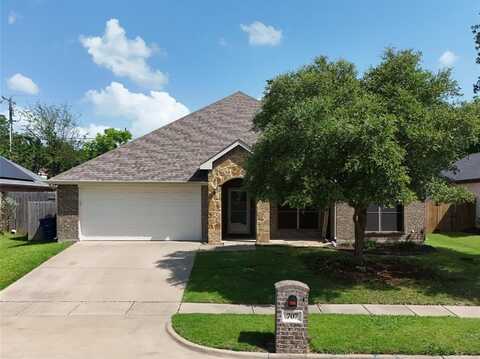 707 Oakmont Drive, Ennis, TX 75119