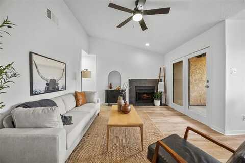 1301 Memory Lane, Arlington, TX 76011