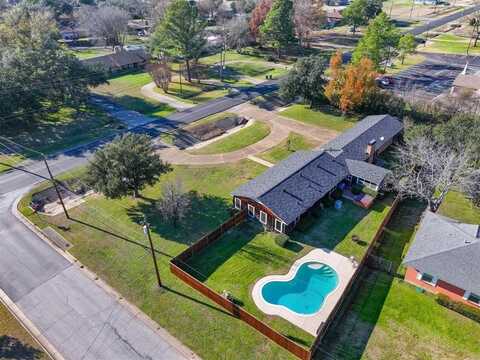 1102 Griffith Avenue, Terrell, TX 75160