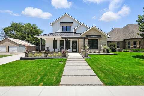 305 Denton Drive, Roanoke, TX 76262