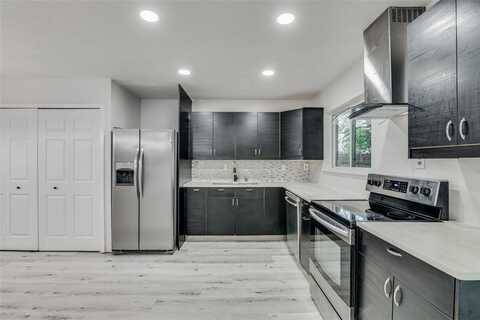 5636 Pearce Street, The Colony, TX 75056