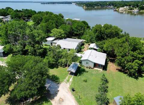302 Collum Drive, Lake Bridgeport, TX 76426