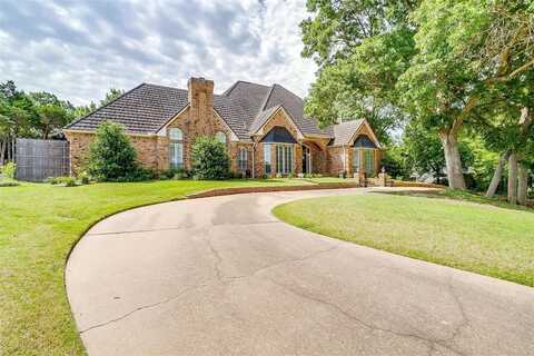 1268 Whispering Oaks Drive, DeSoto, TX 75115