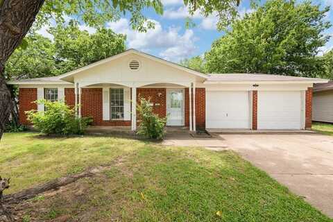 721 SW Hillside Drive, Burleson, TX 76028
