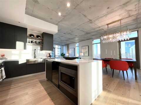 1801 N Pearl Street, Dallas, TX 75201