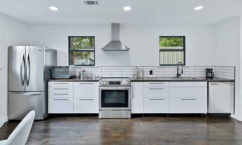 1104 Holiday Drive, Tool, TX 75143