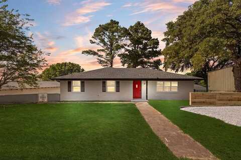 208 Shugar Circle, West Tawakoni, TX 75474