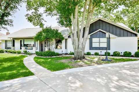 6101 W Choctaw Court, Granbury, TX 76049