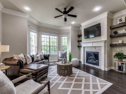 572 Hampshire Drive, Lewisville, TX 75067