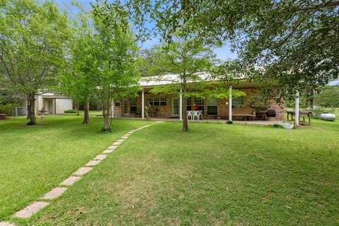 580 Beaver Lake Drive, Caldwell, TX 77836