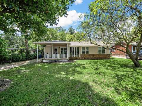 103 W Plum Street, Aubrey, TX 76227