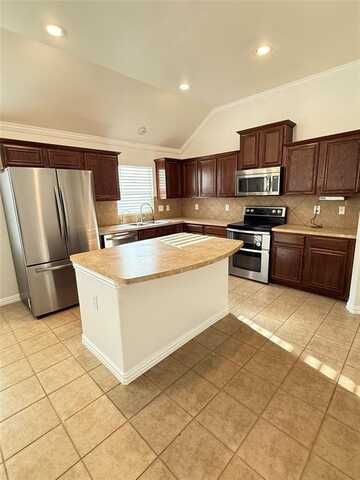 8315 Summerset Drive, Dallas, TX 75249