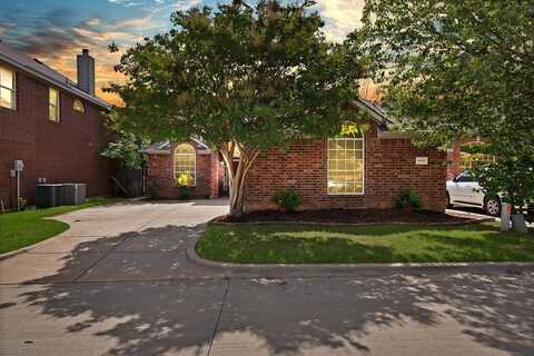 4418 Spring Garden Drive, Arlington, TX 76016