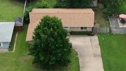 212 Hedgerow Lane, Lewisville, TX 75057