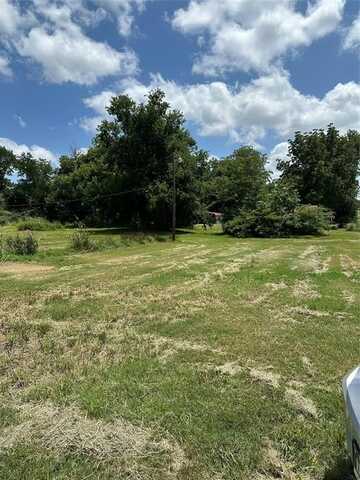 1000 5th Street, Honey Grove, TX 75446