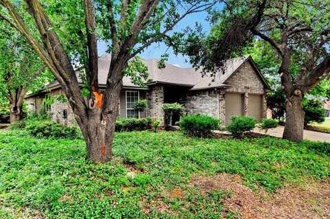 7536 Meadow Creek Drive, Fort Worth, TX 76123