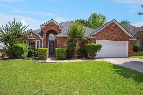 1104 Carousel Drive, Bedford, TX 76021