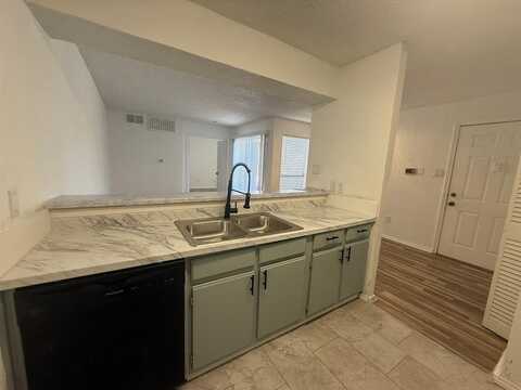 9813 Walnut Street, Dallas, TX 75243
