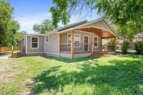 104 E Paine Avenue, Comanche, TX 76442