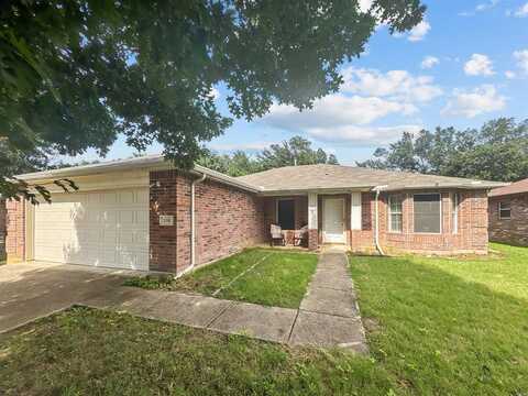 2118 Wagon Wheel Trail, Corinth, TX 76208