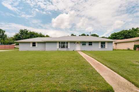202 Hedgerow Lane, Lewisville, TX 75057