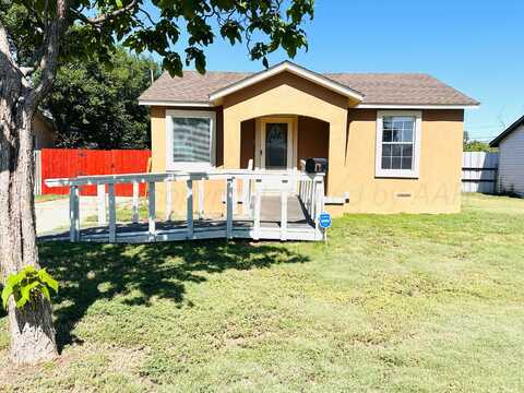 1521 Fox Avenue, Dumas, TX 79029