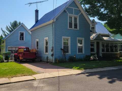 36 Branch St, Malone, NY 12953