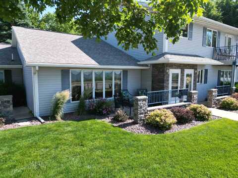 815 E Lakeshore DR, Storm Lake, IA 50588
