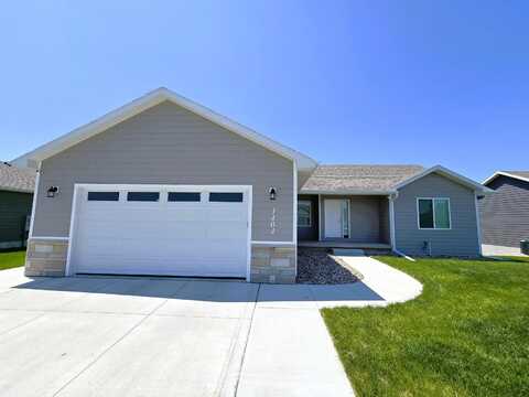 1404 Country Club Dr, Elk Point, SD 57025