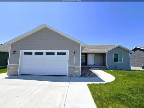 1404 Country Club Dr, Elk Point, SD 57025