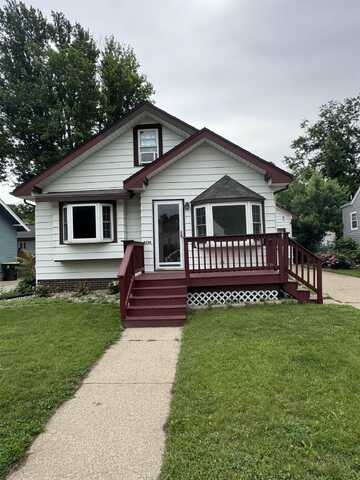 3126 Summit St, Sioux City, IA 51104