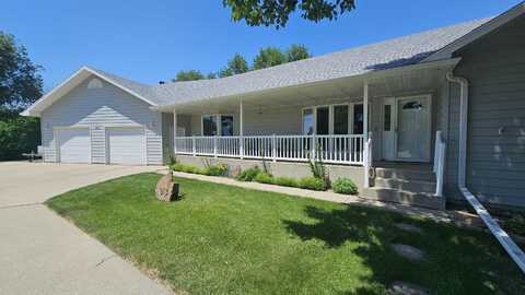 512 W Melgaard Road, Aberdeen, SD 57401