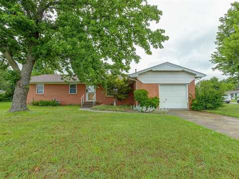 2822 N Market Avenue, Shawnee, OK 74804