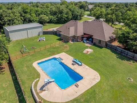 825 Liveoak Lane, Blanchard, OK 73010
