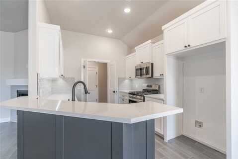 1224 Colonial Avenue, Tuttle, OK 73089