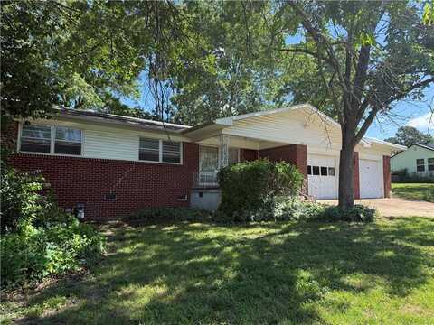 208 Mountain AVE, Berryville, AR 72616