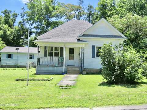 722 E Budlong Street, Carthage, MO 64836