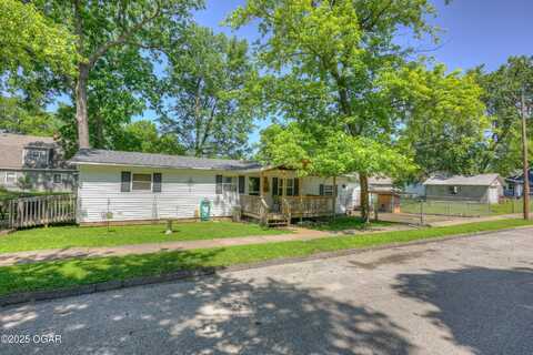 502 N Oak Street, Webb City, MO 64870